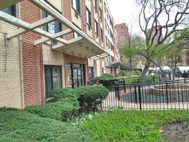 Photo - 540 W Roscoe St Unit 278