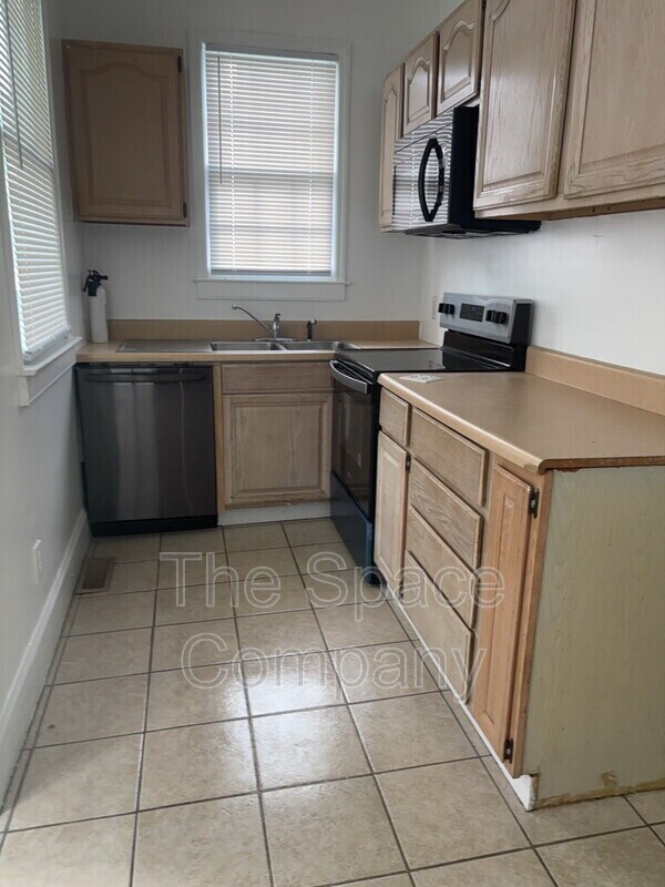 Photo - 100 Morris St Unit B