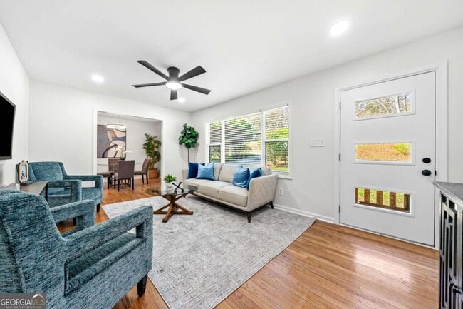 Photo - 801 N Evelyn Pl NW