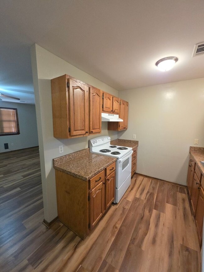 Photo - 716 S Greenwich Ave