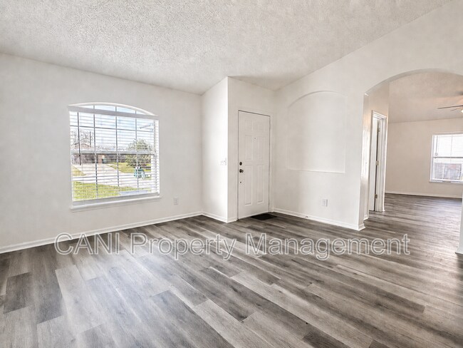 Photo - 2871 Lockwood Blvd
