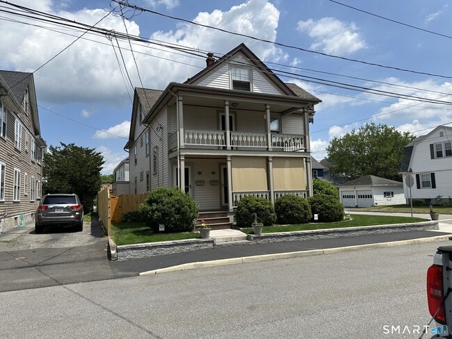 Building Photo - 76 Lorenzo St