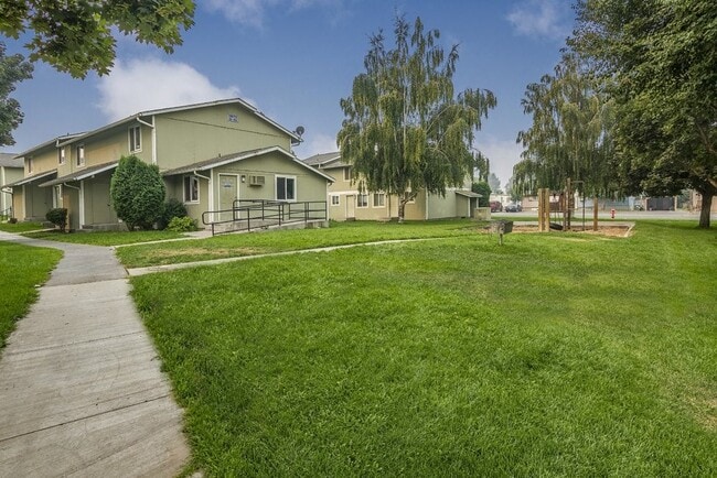 Photo - 800 S County Rd