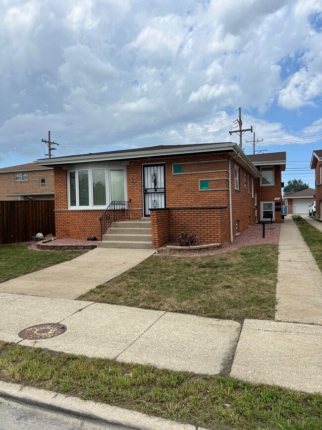 Building Photo - 4148 W 87th St Unit 4146 Rental