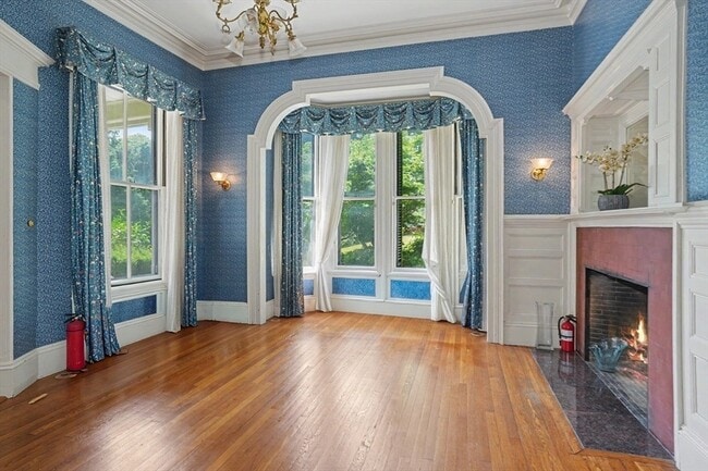 Photo - 613 Pleasant St