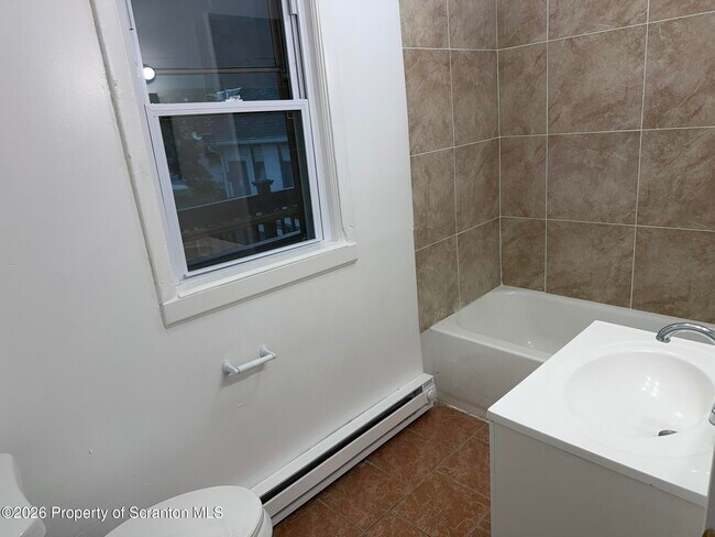 Photo - 1161 Luzerne St