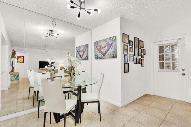 Photo - 309 Knotty Pine Cir Unit A-1