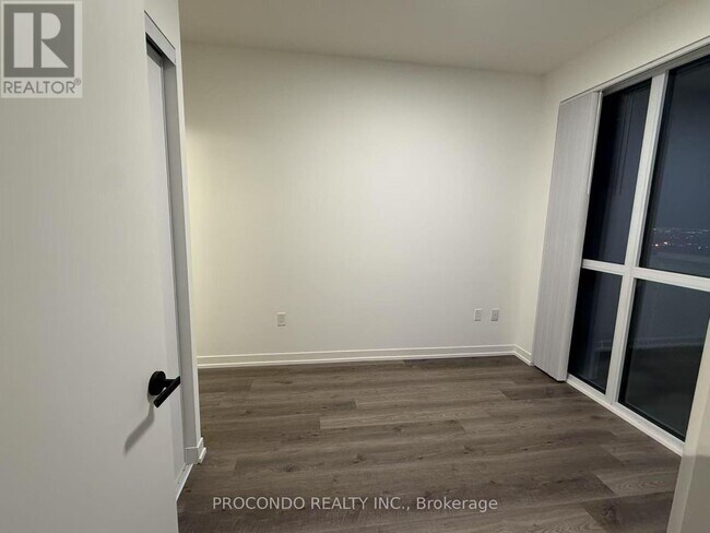 Photo - 8 Interchange Wy Unit 5801