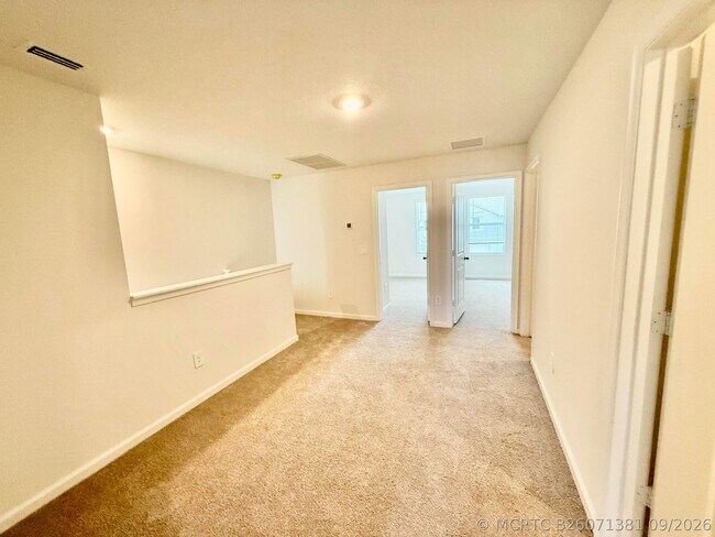 Photo - 655 Salisbury Cir