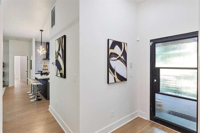 Photo - 977 Fleetwood Cir SW