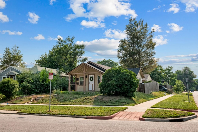 Photo - 279 Grove St