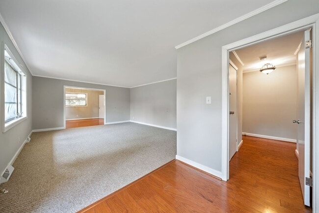 Photo - Beautiful 3-Bedroom Ranch Style Family Home with LARGE Fenced in Yard!