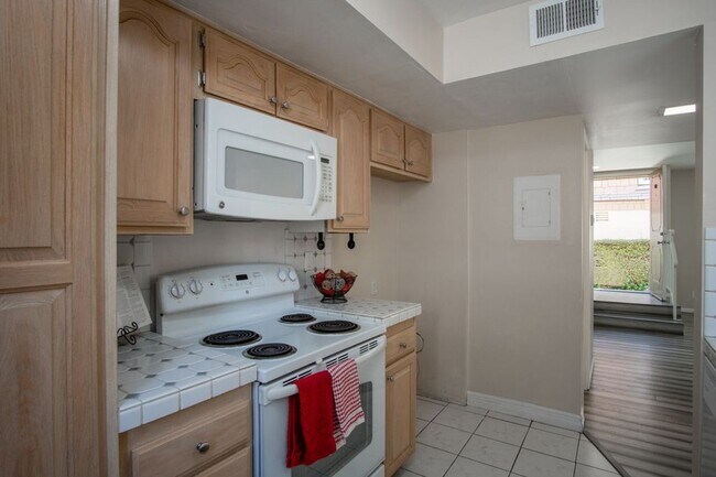 Photo - Cozy two bedroom condo in Agoura Hills