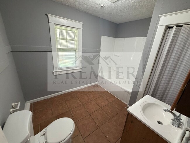1124 S Ash Ave Unit 1124 S Ash #B