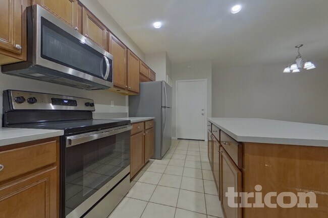 5010 W Fawn Dr