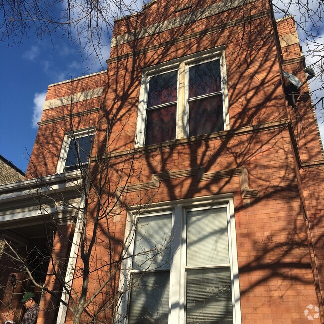 Building Photo - 1629 N Kedvale Ave Unit 1R Rental