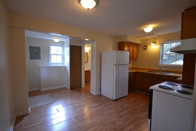 Photo - 401 Lakeside Dr Unit B