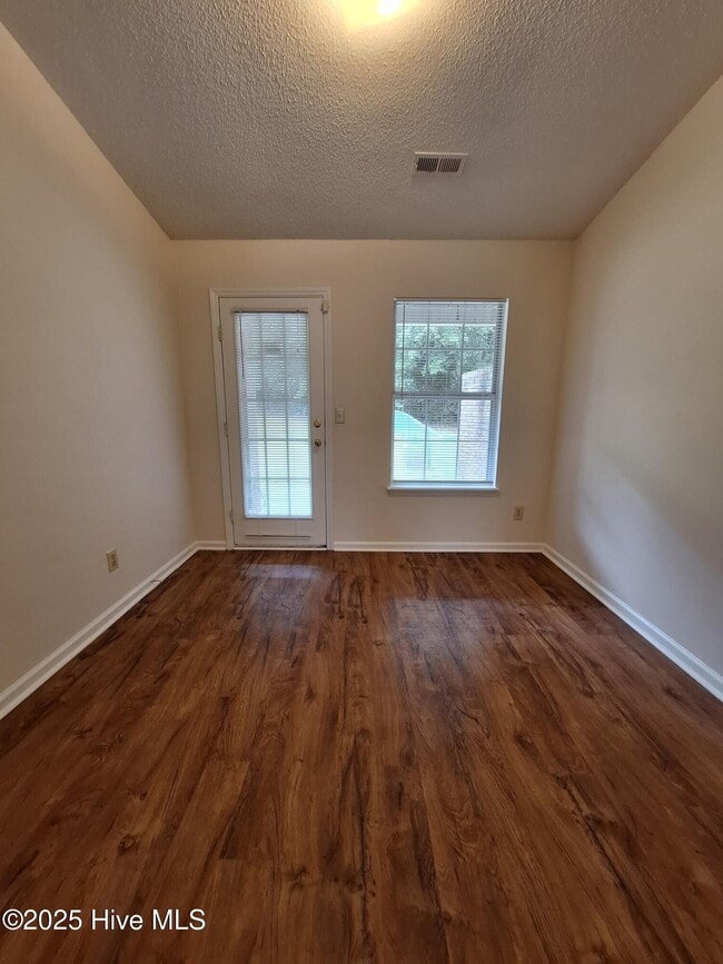 Photo - 3324 Moseley Dr