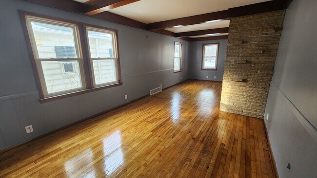 Photo - 20664 Miller Ave Unidad Down