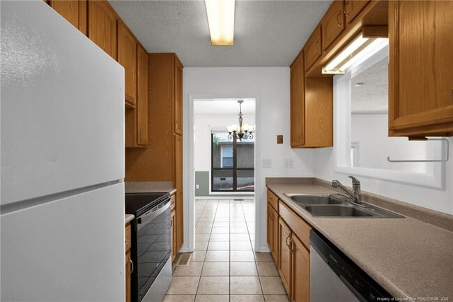 5529 Deep Hollow Ct