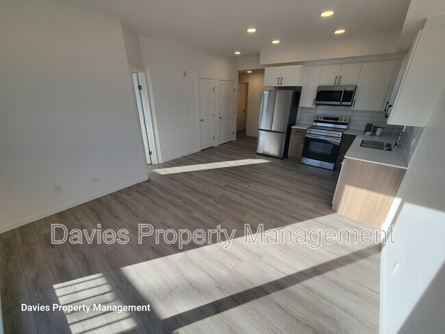 Photo - 9207-9228 228 St NW Unit #104