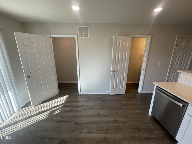 1007 Peony Ln