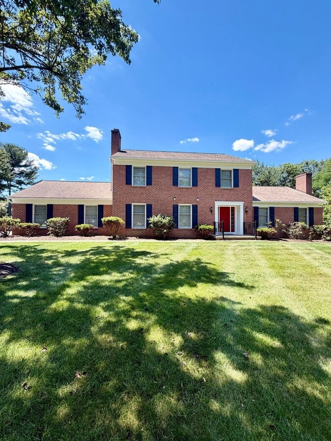 Photo - 684 Steinman Ct