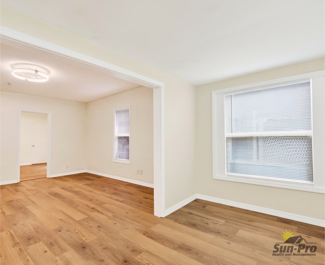 Photo - 213 Live Oak Ave Unit B