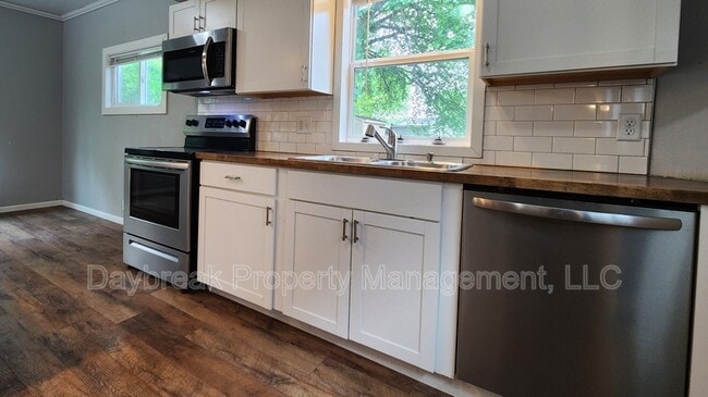 Photo - 1242 10th St N