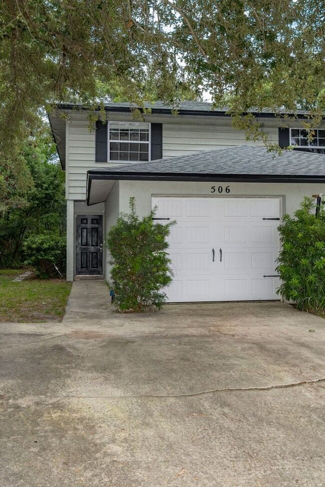 Charming 2BR/2.5BA Townhouse in the Heart of College Park!