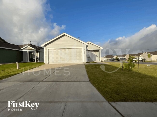 Building Photo - 2404 Lake Hills