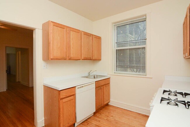 Photo - 2443 W Sunnyside Ave Unit 6C