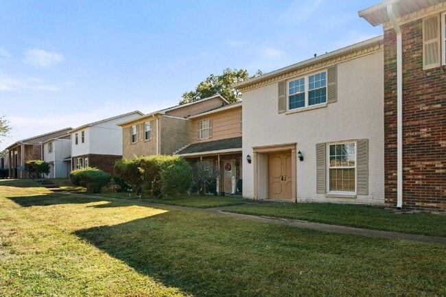 1301 Neelys Bend Rd