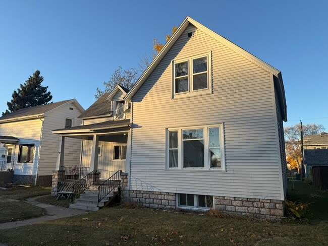 Building Photo - 1604 Mary St