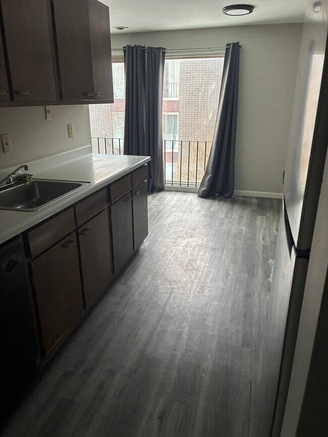 Photo - Cranberry Court Unit 304 - 5