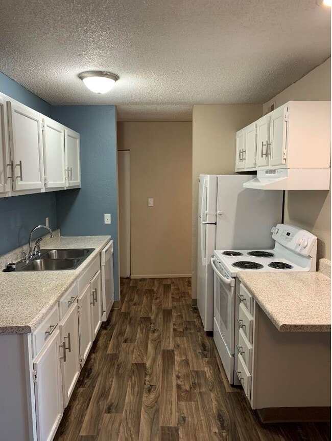 Whispering Pines Apartment Homes For Rent in Topeka, KS