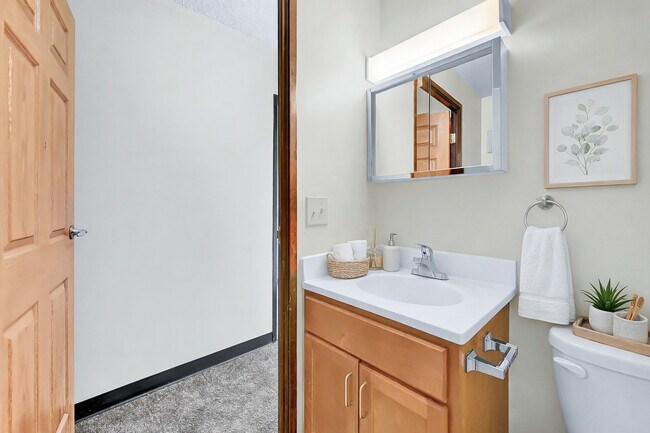 Bright Bathroom Design at Kingsbury Towers