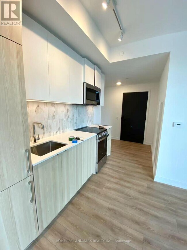 Photo - 500 Dupont St Unit 618