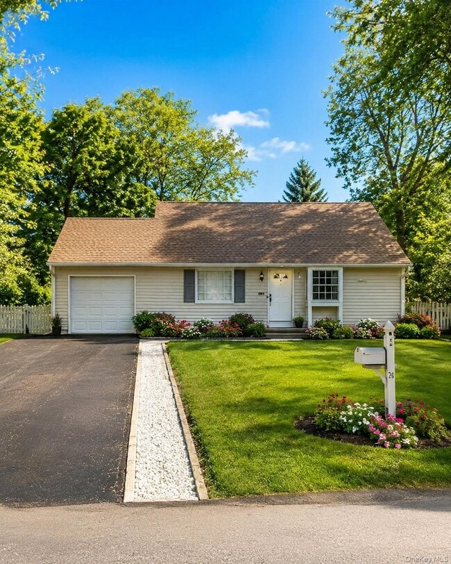 Photo - 785 Locksley Rd