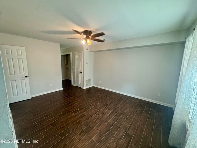 Photo - 707 Rainer Rd