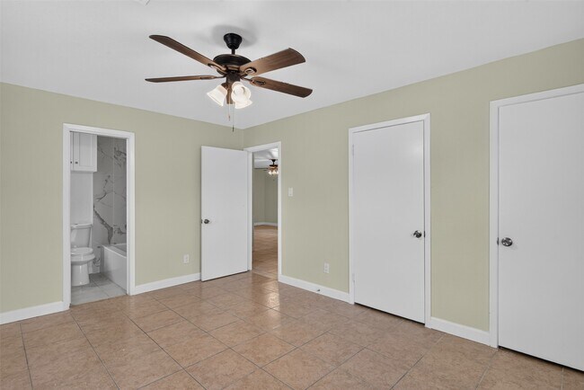 Photo - 6525 Renwick Dr