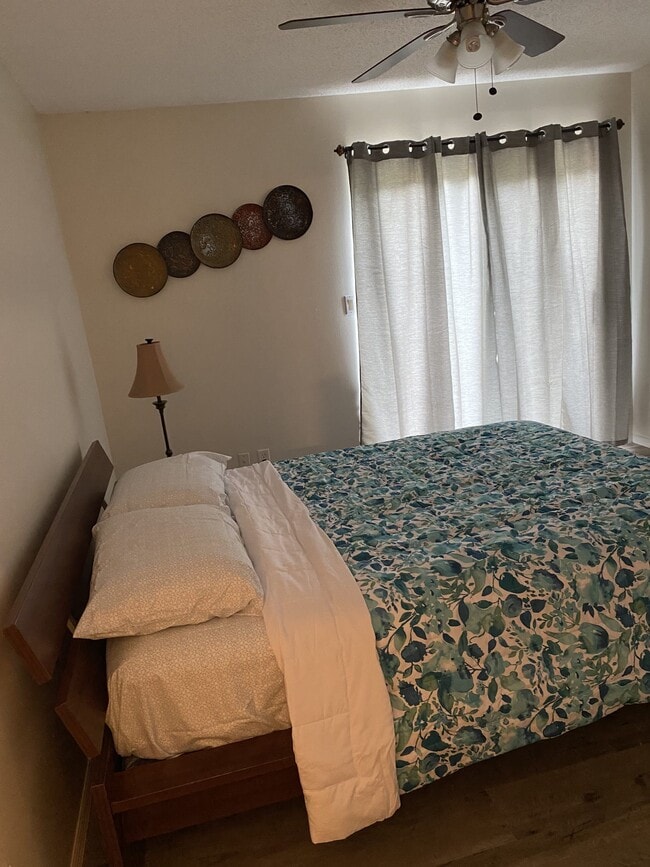 7350 Oak Meadows Cir