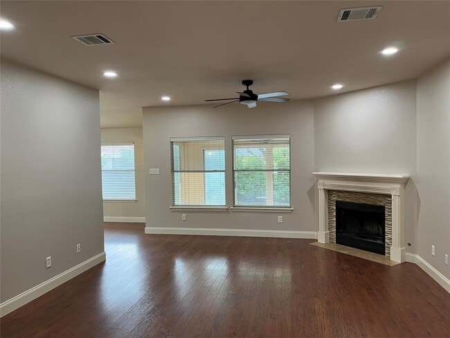 Photo - 1204 Jordan Ln