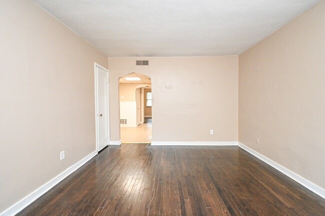 3042 Percy Ave Unit 2