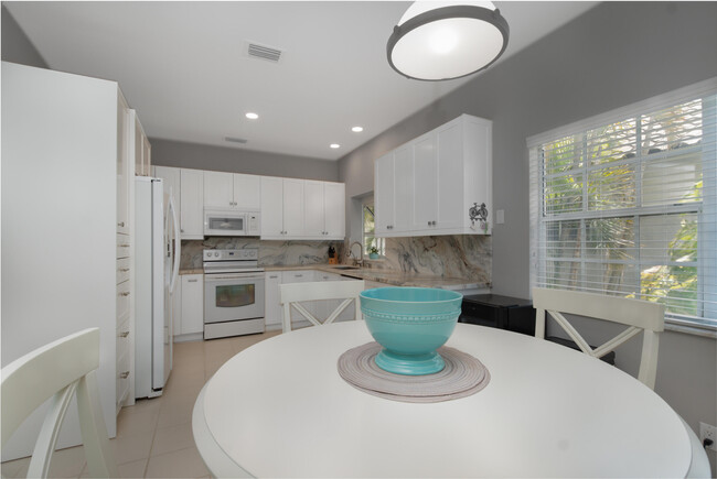 Photo - 11570 Briarwood Cir Condo Unit 4