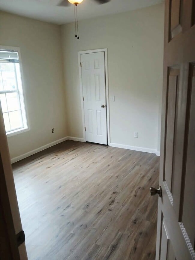 Photo - 1313 W Huntington Ave