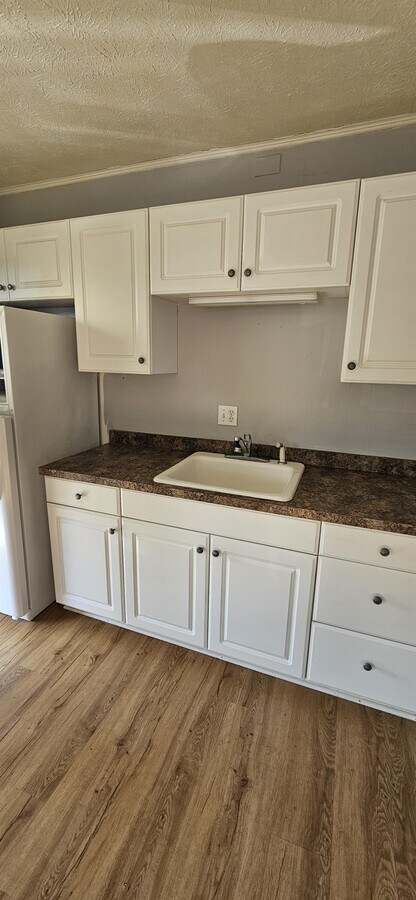 Photo - 212 Dogwood Dr N