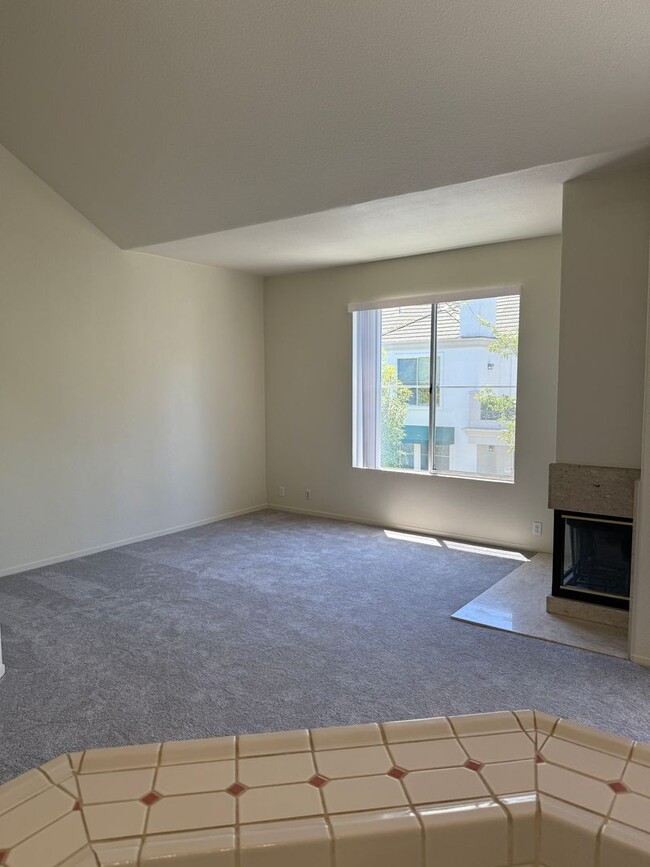Photo - SPACIOUS 2 BEDROOM, 2 BATHROOM TOWNHOME  IN THE VILLAGIO. A NORTH SAN JOSE GEM. MUST SEE!!! Unidad 220