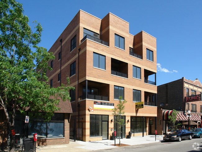 Photo - 3221 Sheffield