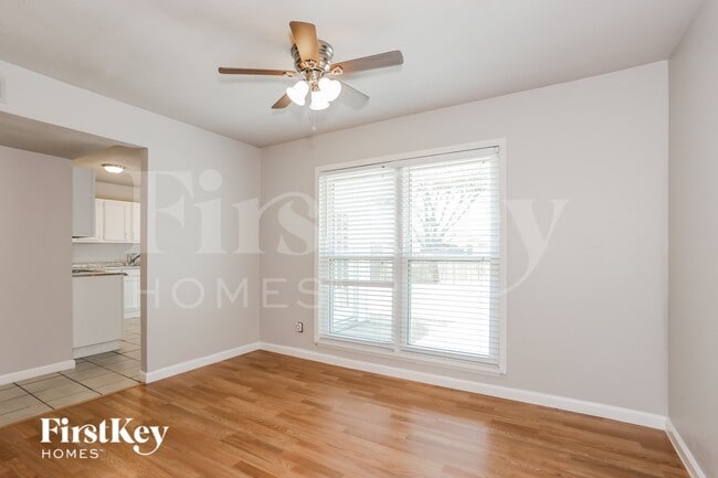 9113 Linda Vista Dr